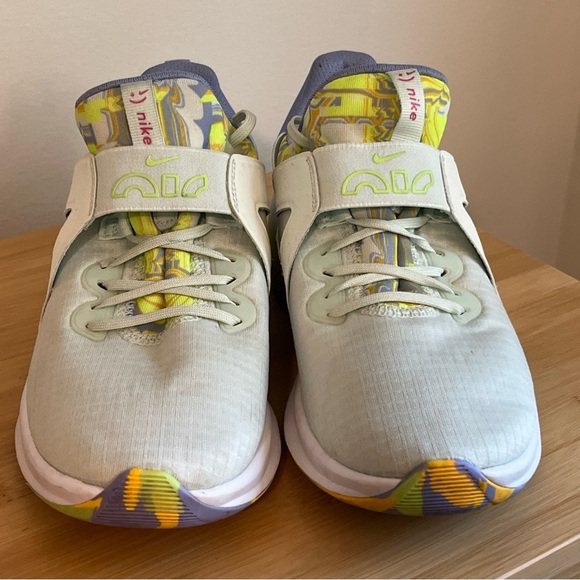 NIKE Women’s AIR MAX Bella TR 5 PRM Sneaker, Size 7 - Picture 3 of 12